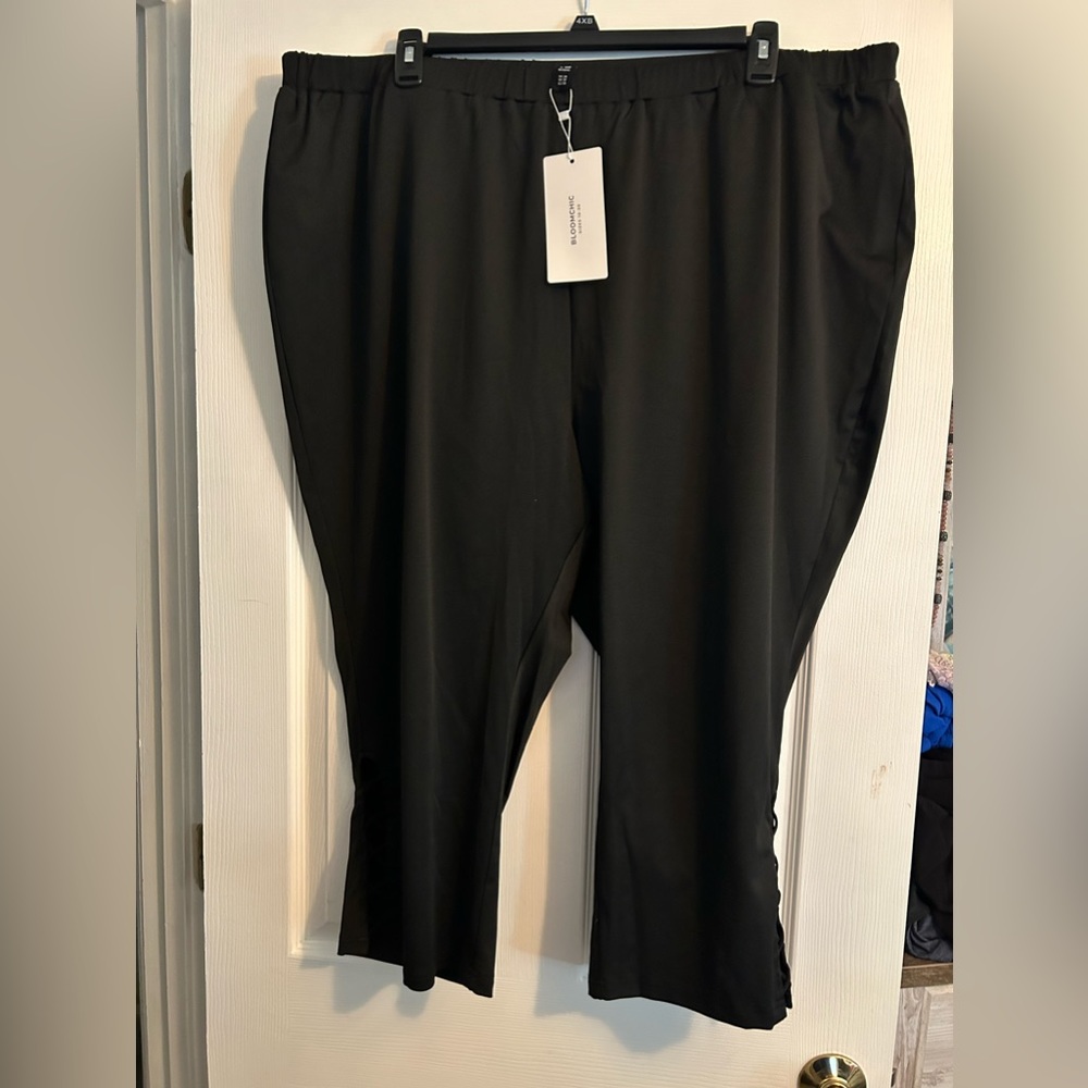 BloomChic Solid Crisscross Skinny Leggings size 28 Black